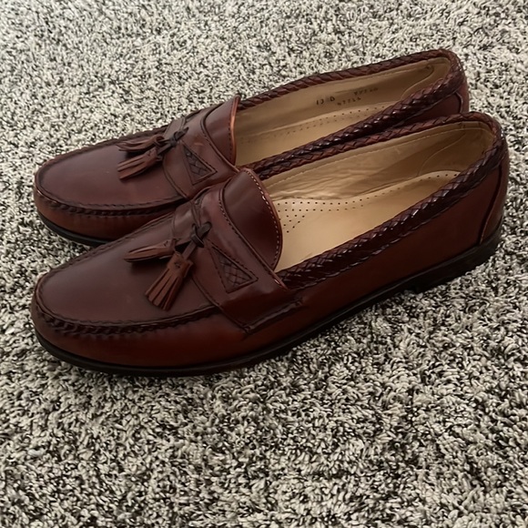 Allen Edmonds Leather dress loafer. - Picture 3 of 5